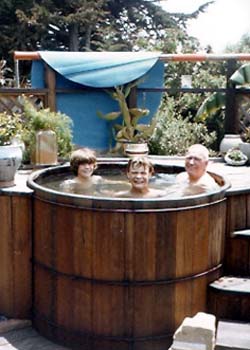 papa+mike+pete+hot+tub